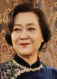 鄢亚英